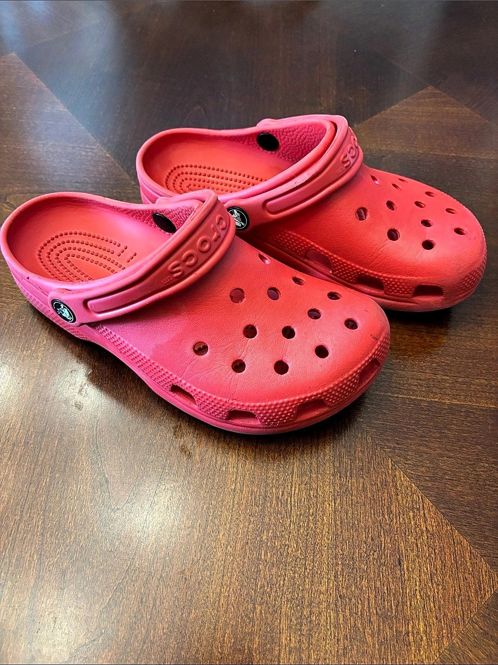 Crocs Classic Clog Red Clogs Women's US 6 / Men's US 4